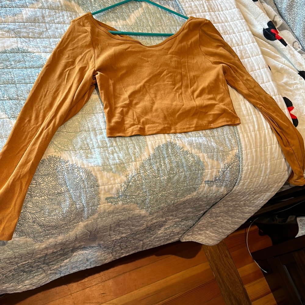Arizona Jean Co XL long sleeve cropped top. Orange/brown color.